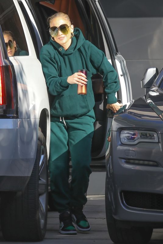 JENNIFER LOPEZ Arrives at a Recording Studio in Beverly Hills 11/14/2020