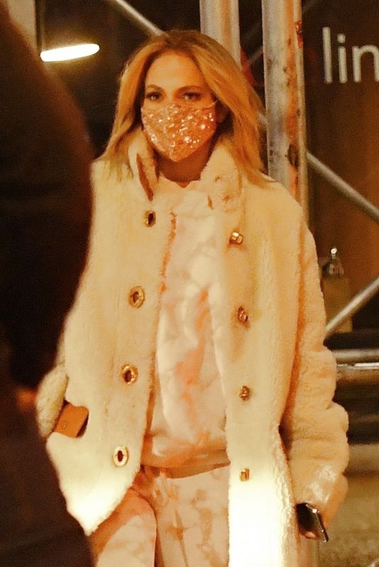 JENNIFER LOPEZ Out and About in New York 11/24/2020