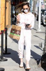 JESSICA ALBA Out for Food and Juice to go in Los Angeles 11/22/2020