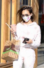 JESSICA ALBA Out for Food and Juice to go in Los Angeles 11/22/2020