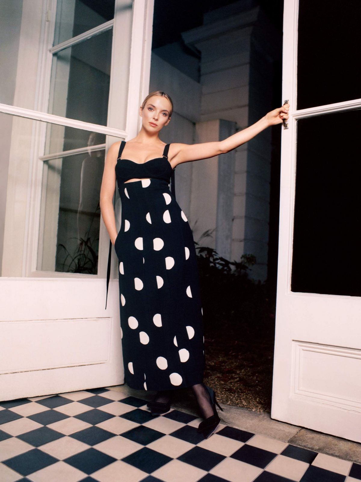 jodie-comer-for-the-edit-by-net-a-porter-november-2020-1.jpg