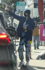 KAIA GERBER and Jacob Elordi Out for Coffee and Dog Food in West Hollywood 11/13/2020