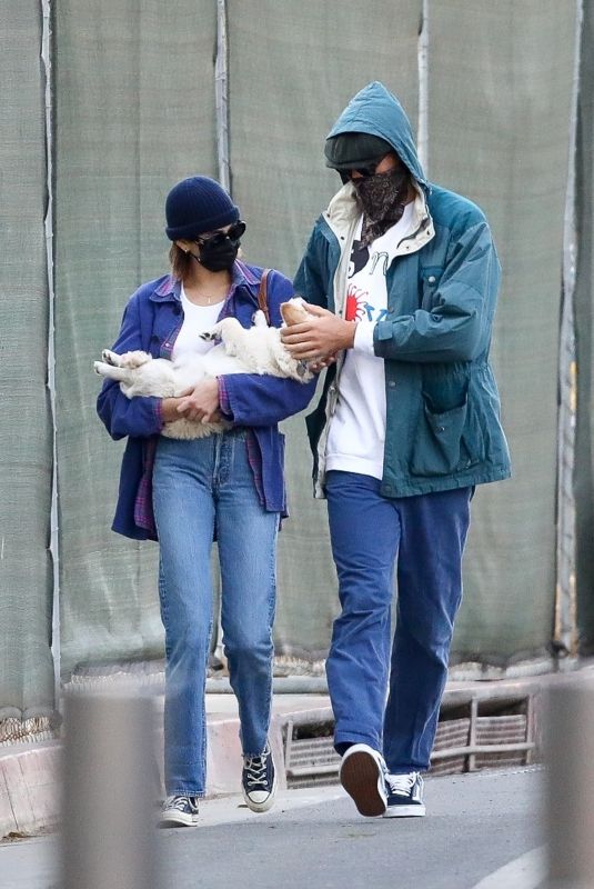 KAIA GERBER and Jacob Elordi Out with Their Dog in Los Angeles 11/13/2020