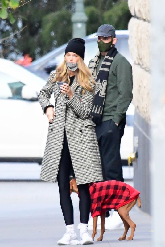 KATE BOCK Out with Her Dog in New York 11/21/2020