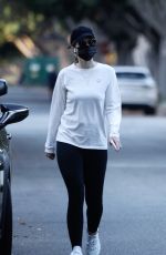 KATHERINE SCHWARZENEGGER Out and About in Santa Monica 11/04/2020
