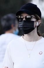 KATHERINE SCHWARZENEGGER Out and About in Santa Monica 11/04/2020
