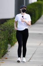 KATHERINE SCHWARZENEGGER Out in Santa Monica 11/01/2020