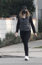 KATHERINE SCHWARZENEGGER Out in Santa Monica 11/06/2020