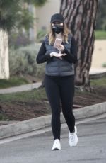 KATHERINE SCHWARZENEGGER Out in Santa Monica 11/06/2020