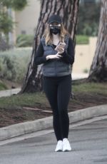 KATHERINE SCHWARZENEGGER Out in Santa Monica 11/06/2020