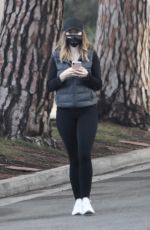 KATHERINE SCHWARZENEGGER Out in Santa Monica 11/06/2020
