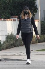 KATHERINE SCHWARZENEGGER Out in Santa Monica 11/08/2020
