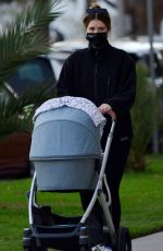 KATHERINE SCHWARZENEGGER Out in Santa Monica 11/13/2020