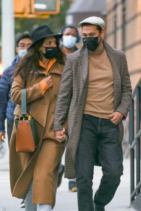 KATIE HOLMES and Emilio Vitolo Jr Out in New York 11/03/2020