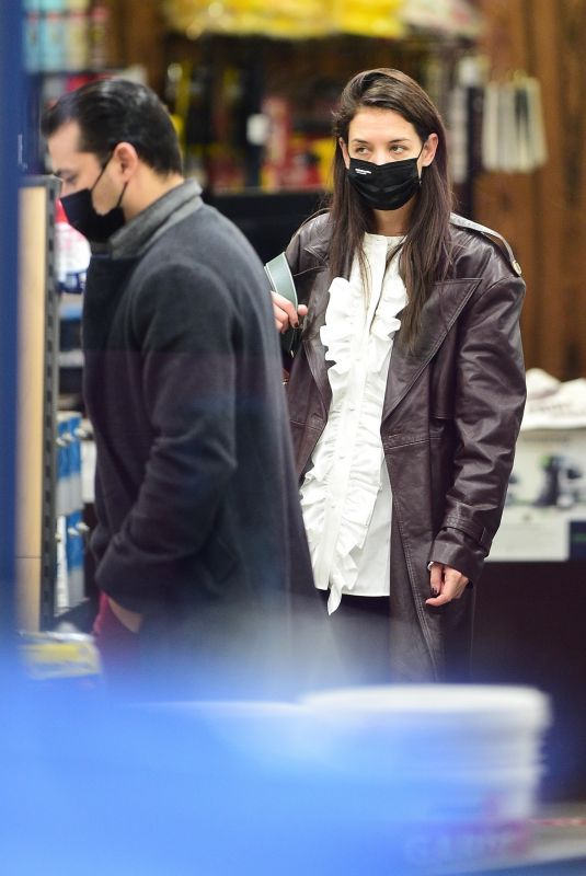 KATIE HOLMES and Emilio Vitolo Jr Out in New York 11/05/2020