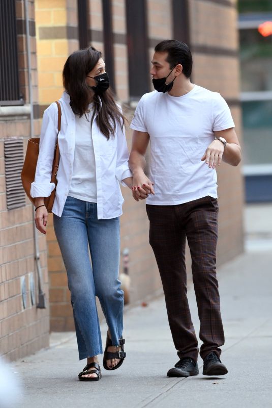 KATIE HOLMES and Emilio Vitolo Jr Out in New York 11/22/2020