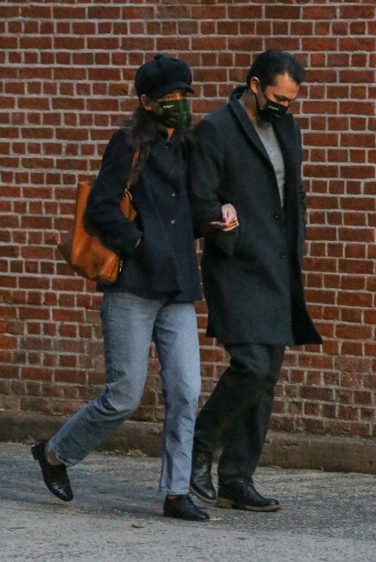 KATIE HOLMES and Emilio Vitolo Jr Out Shopping Flowers in New York 11/25/2020
