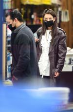 KATIE HOLMES and Emilio Vitolo Jr Shopping at a Paint Store in New York 11/05/2020