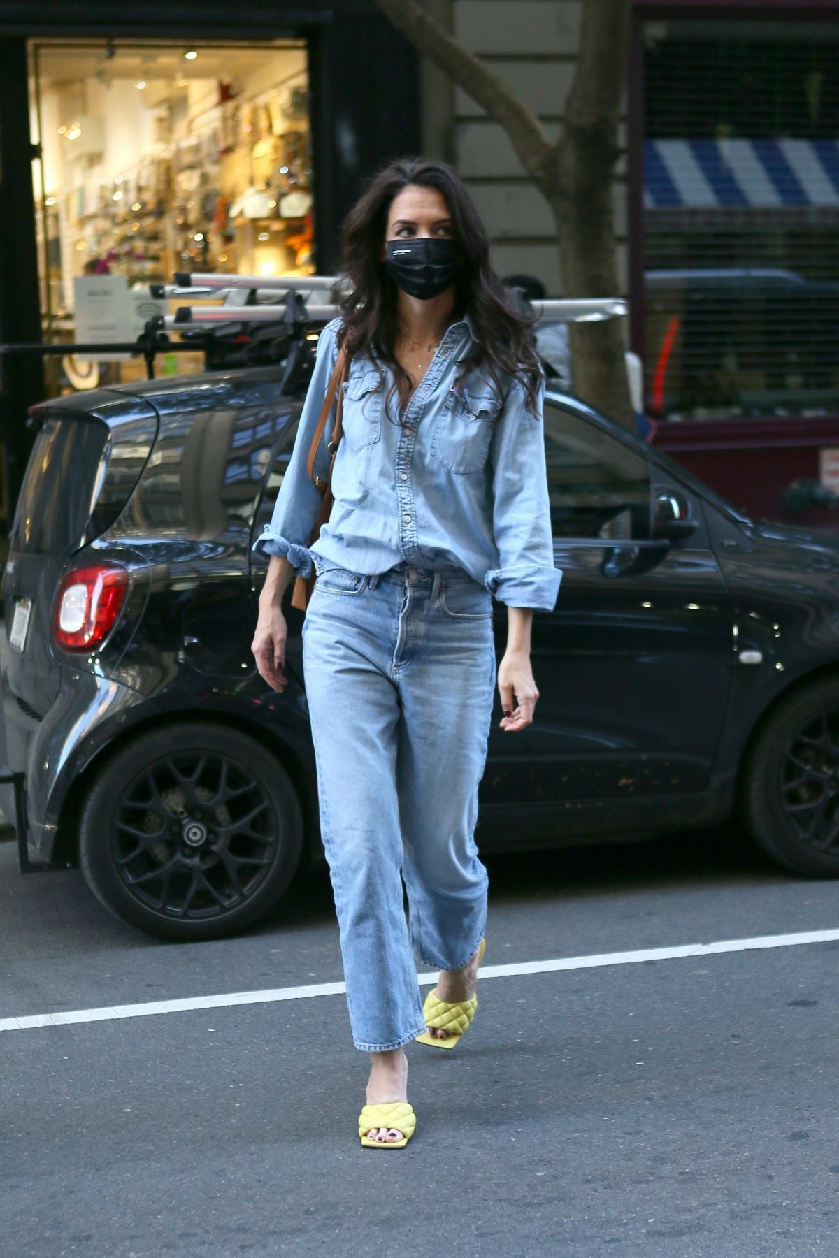 katie-holmes-in-double-denim-out-in-new-york-11-10-2020-7.jpg