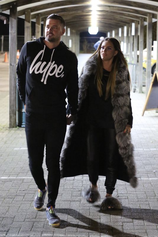 KATIE PRICE Out Shopping in Hertfordshire 11/24/2020