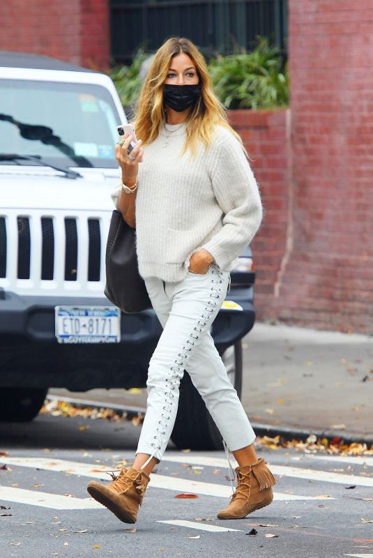 KELLY BENSIMON Out in New York 11/11/2020
