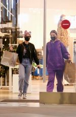 KELLY OSBOURNE Shopping at The Grove in Los Angeles 11/10/2020