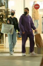 KELLY OSBOURNE Shopping at The Grove in Los Angeles 11/10/2020