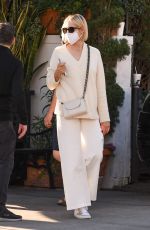 KELLY RUTHERFORD Out for Lunch in Beverly Hills 11/11/2020