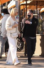 KELLY RUTHERFORD Out for Lunch in Beverly Hills 11/11/2020