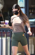 KENDALL JENNER in Yoga Pants at Coffee Bean & Tea Leaf in Beverly Hills 10/31/2020