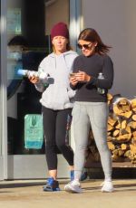 KENDRA WILKINSON Out for Lunch with a Friend in Calabasas 11/111/2020