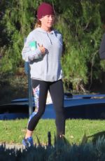 KENDRA WILKINSON Out for Lunch with a Friend in Calabasas 11/111/2020