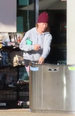 KENDRA WILKINSON Out for Lunch with a Friend in Calabasas 11/111/2020