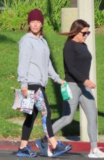 KENDRA WILKINSON Out for Lunch with a Friend in Calabasas 11/111/2020