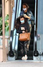 KYLE RICHARDS Leaves a Nail Salon in Encino 11/06/2020