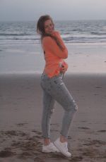 LAUREN-ASHLEY out on Thanksgiving Day at a Beach in Los Angeles 11/26/2020