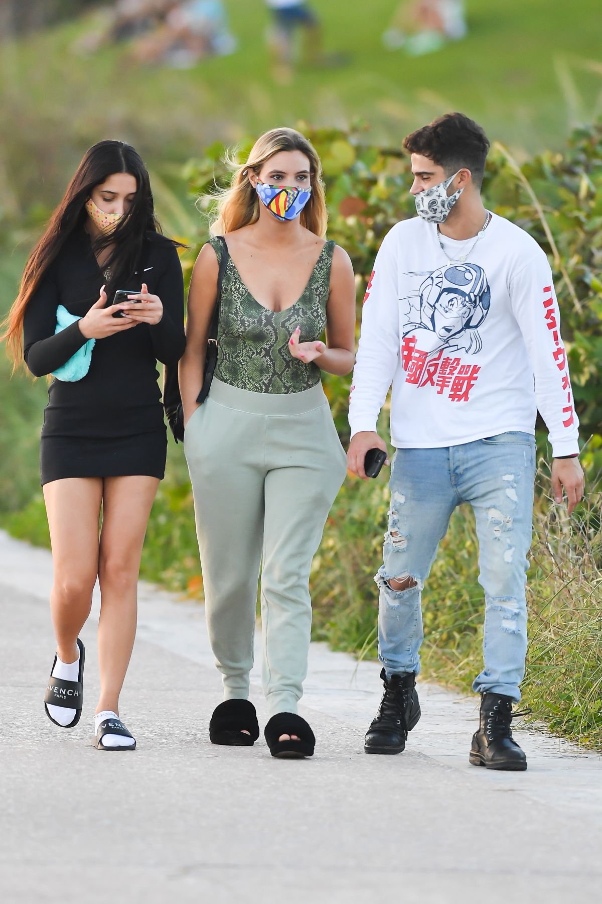 LELE PONS and MARIAH ANGELIQ Out in Miami Beach 11/27/2020.