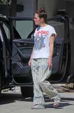 LENA HEADEY Gets into a Fender-bender on Ventura Blvd in Encino 10/29/25020