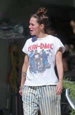 LENA HEADEY Gets into a Fender-bender on Ventura Blvd in Encino 10/29/25020
