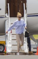 MICOLE KIDMAN Arrives at Byron Bay by a Private Plane 11/10/2020
