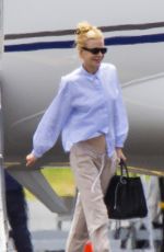 MICOLE KIDMAN Arrives at Byron Bay by a Private Plane 11/10/2020