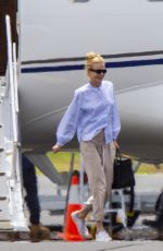 MICOLE KIDMAN Arrives at Byron Bay by a Private Plane 11/10/2020