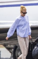 MICOLE KIDMAN Arrives at Byron Bay by a Private Plane 11/10/2020
