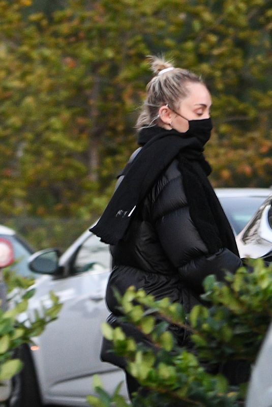 MILEY CYRUS Leaves a Grocery Store in Studio City 11/08/2020