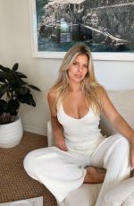 NATASHA OAKLEY - Instagram Photos 11/09/2020