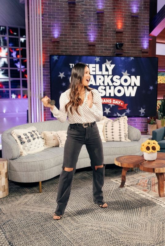 OLIVIA MUNN at Kelly Clarkson Show 11/11/2020
