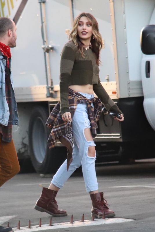 PARIS JACKSON Out for a Smoke Break from Sound Studio 11/28/2020