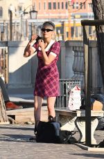 POM KLEMENTIEFF Out and About in Venice 11/09/2020