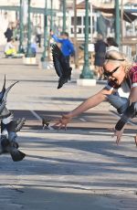 POM KLEMENTIEFF Out and About in Venice 11/09/2020