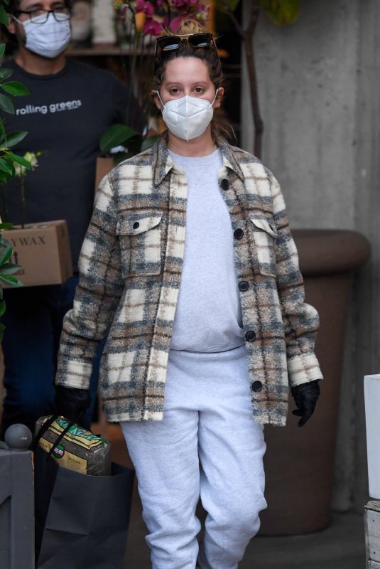 Pregnant ASHLEY TOSDALE Out Shopping in Los Angeles 11/06/2020